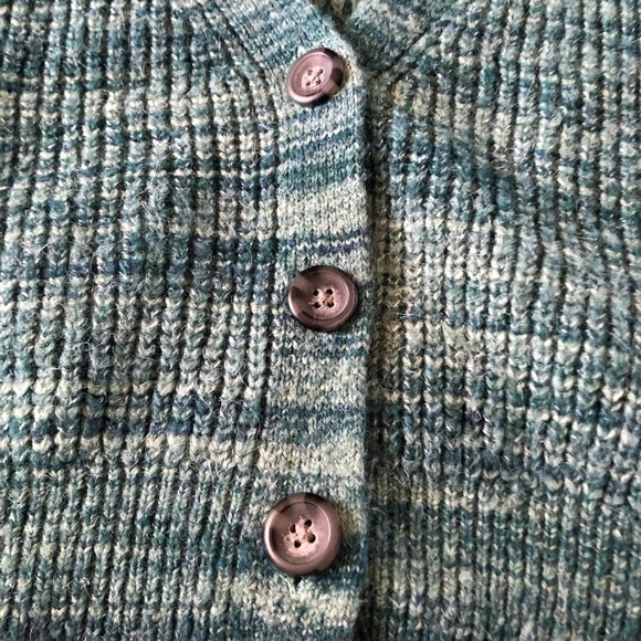 Old Navy Green knit semi-cropped button up sweater in size S (6-7) - Picture 3 of 6